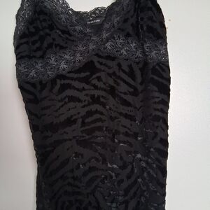 Natori Black Textured Dress with Lace